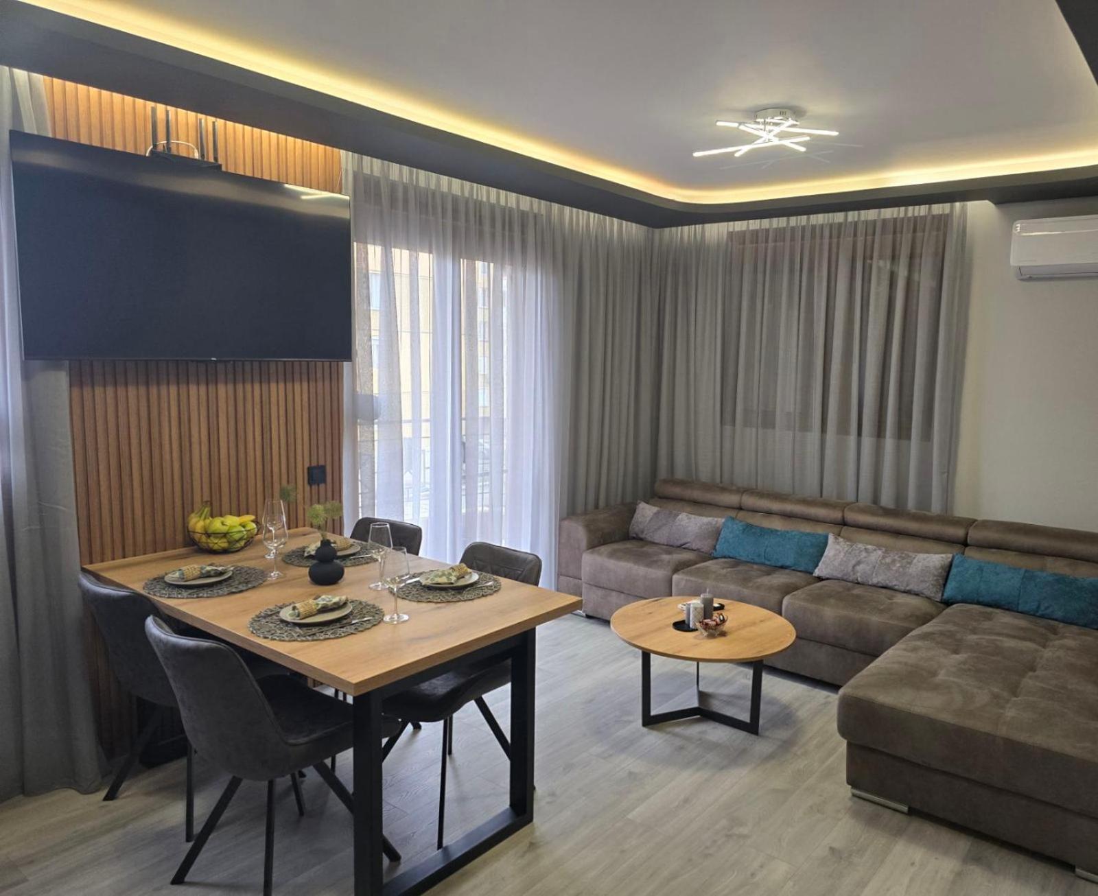 Luxury City Centre Appartment Iva Сливен Екстериор снимка